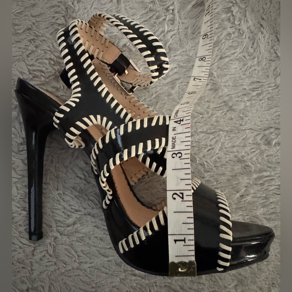 Madison by Shoedazzle Black & White Stitched Stiletto Heels w/ Cage Design NWOT - Picture 8 of 12